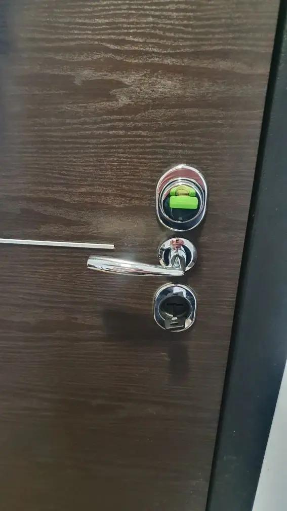 Защитные накладки на ручку и замок в Гатчине 